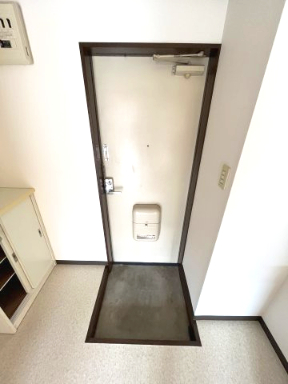 リバーサイド東雪谷102号室 玄関