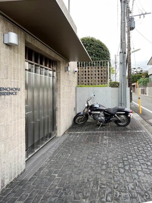 田園調布レジデンス1階 駐車場