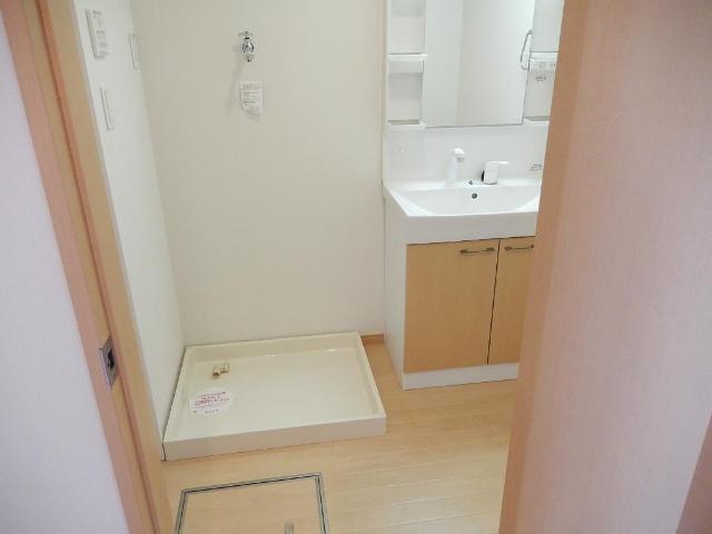 オーピュール201号室 脱衣所