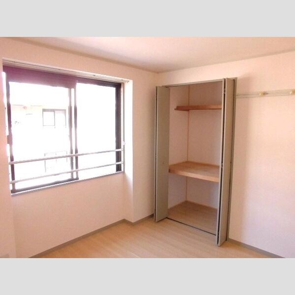 ピュアコート　(2)弐番館 北洋室　物入