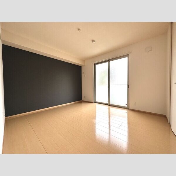 コンフォートスクエア102号室 北側洋室