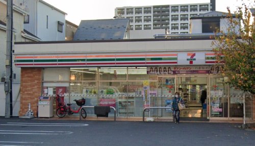 スカンジナビアンハウス 【コンビニエンスストア】セブンイレブン 川崎鹿島田2丁目店まで479ｍ