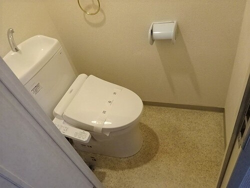 ライオンズステージ上野毛 2階トイレ　※2023年2月撮影