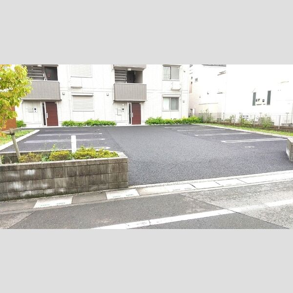 ラ カルチョ 駐車場