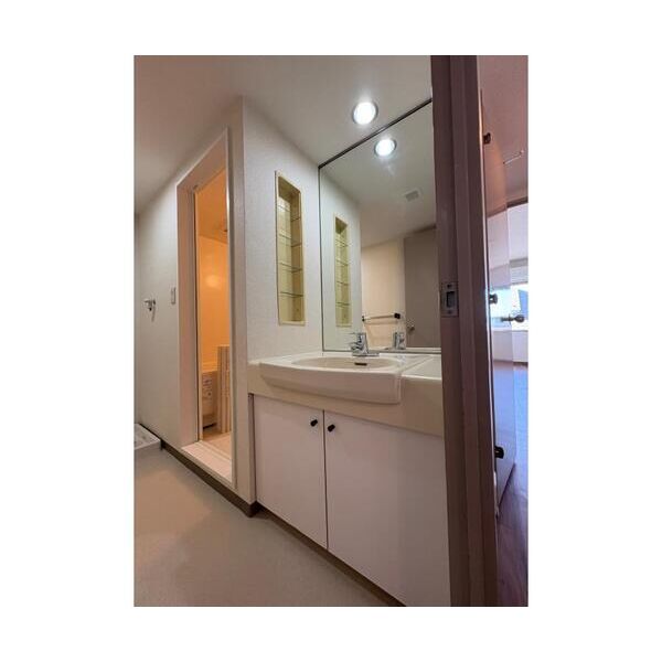 コスモリード三軒茶屋304号室 同建物別部屋の参考画像