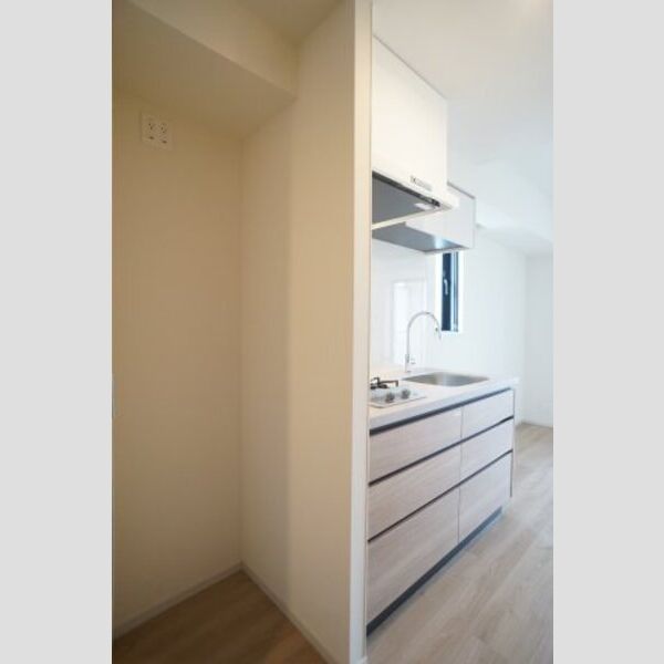 プライムメゾン亀戸201号室 冷蔵庫置き場は、幅60cm確保されています。