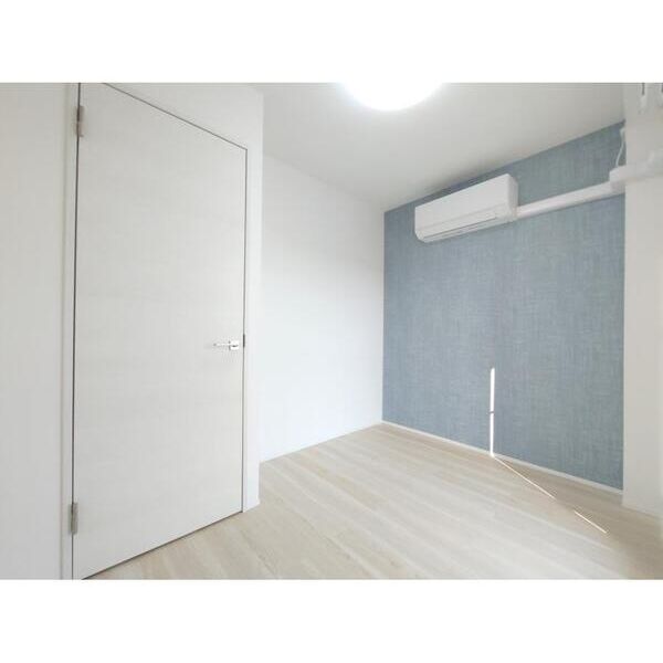 ブルーライトヨコハマ602号室 リビング