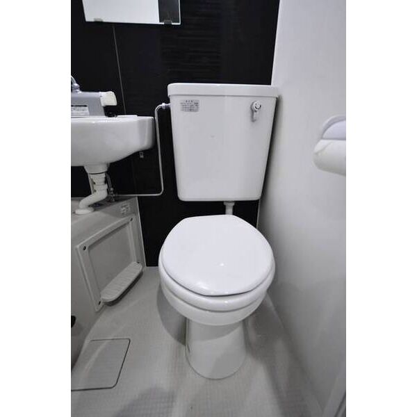 ウエストインパート18 トイレ