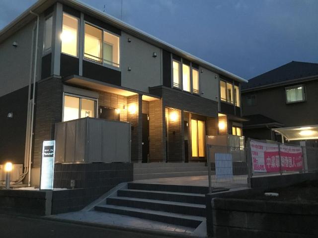 モンテ　アロ 外観写真（夜）