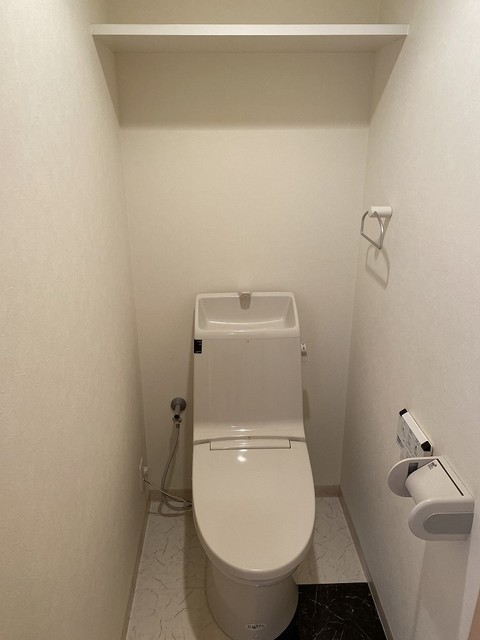 Ａｒｔ　Ｇａｒｄｅｎ　ＹＯＫＯＨＡＭＡ0403号室 トイレ