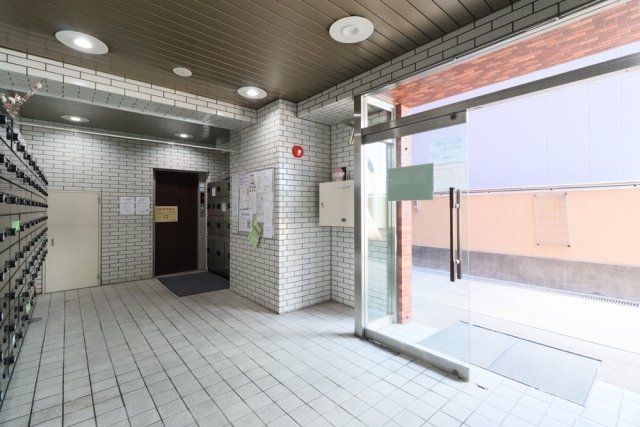 モナークマンション鶴見 エントランス