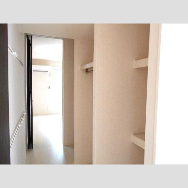 パークハウスⅥ102号室 ウォークインクローゼット