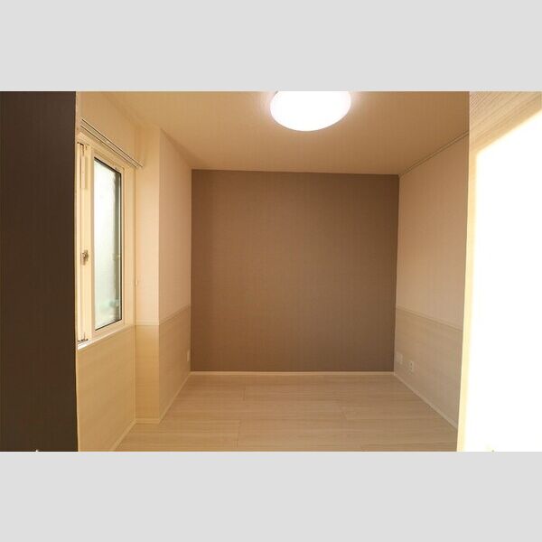 D-KISARIA　EⅠ103号室 洋室