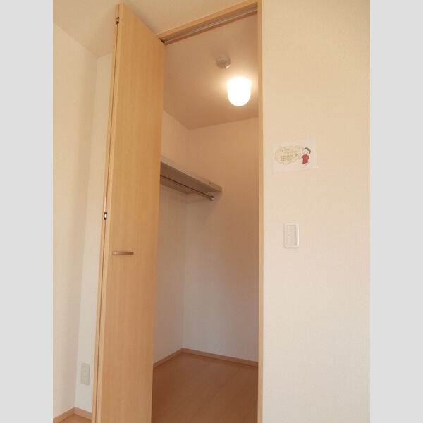 ボヌール四季　Ⅲ201号室 ウォークインクローゼット