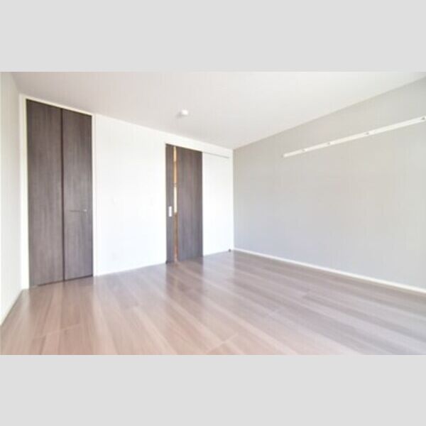 ルミエール本厚木205号室 居室