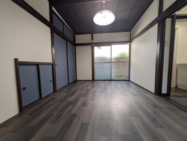 東金町戸建_水元公園間近 1階洋室はリビングダイニングとしてご利用いただけます