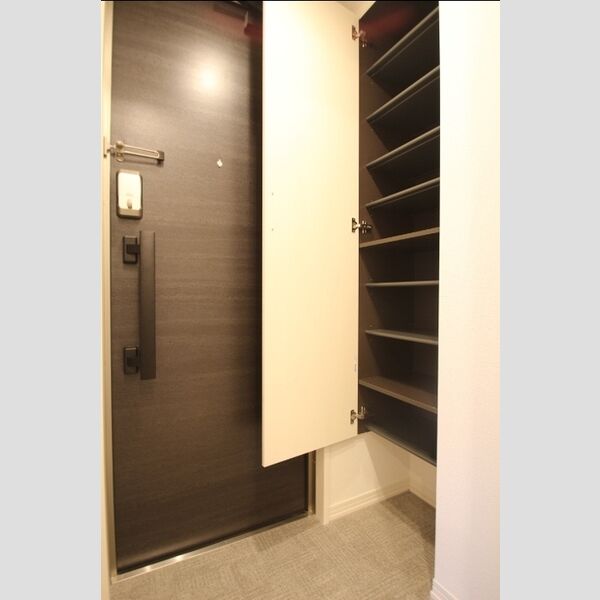 エクセリア北加平町201号室 シューズクローク