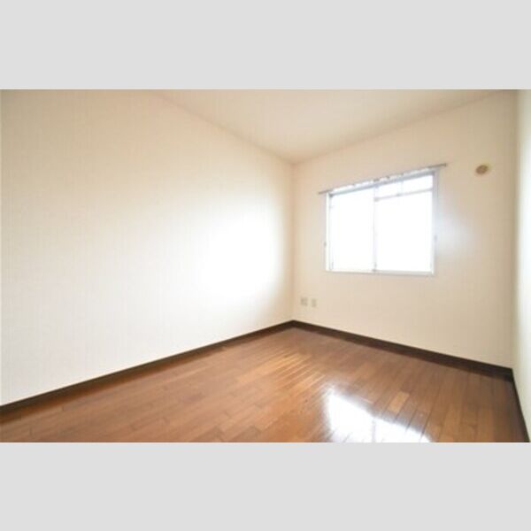 Bellevue参番館205号室 居室