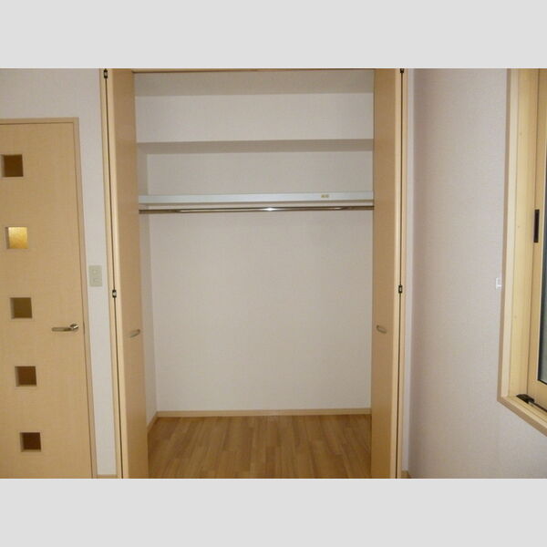マグノリアコート101号室 クローゼット