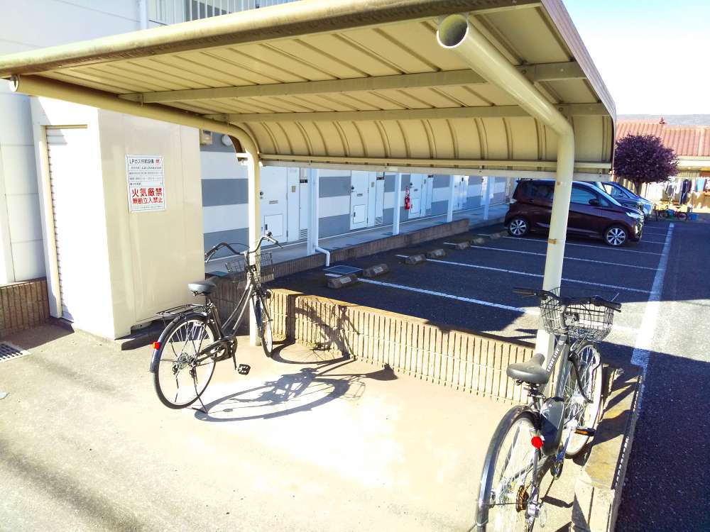 レオパレスポルト２００２106号室 駐輪場