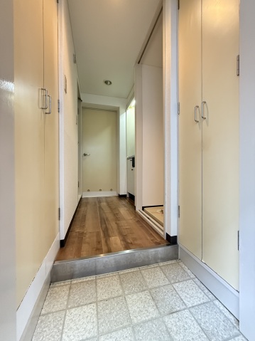 スカイコート橋本第３ 玄関