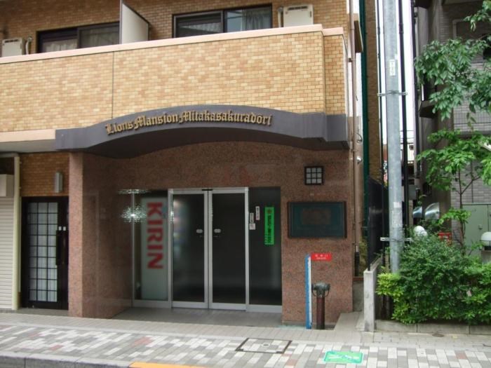 ライオンズマンション三鷹さくら通り5階 エントランス