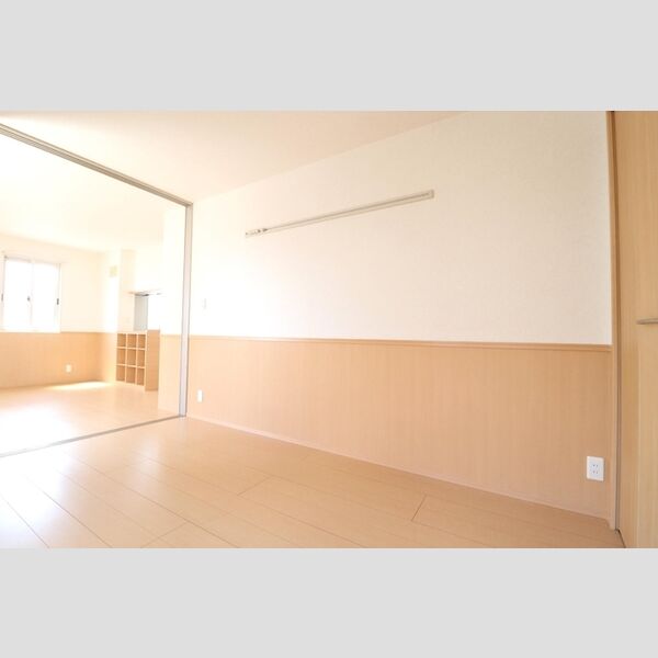 レジデンス　Ⅱ201号室 洋室6帖からLDK