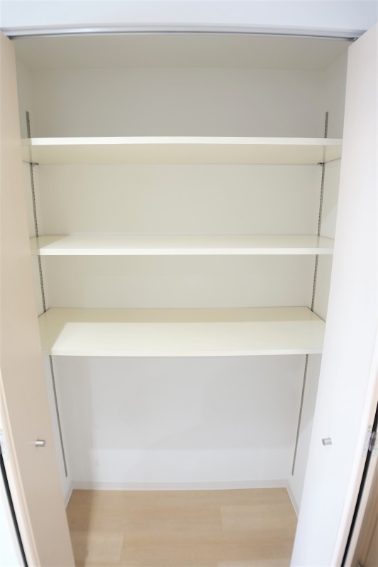 河田町ガーデン１号棟23階 収納