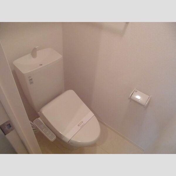 レーヴ・シャルマン102号室 温水洗浄暖房便座