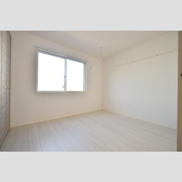 ホワイト キャッスル102号室 居室