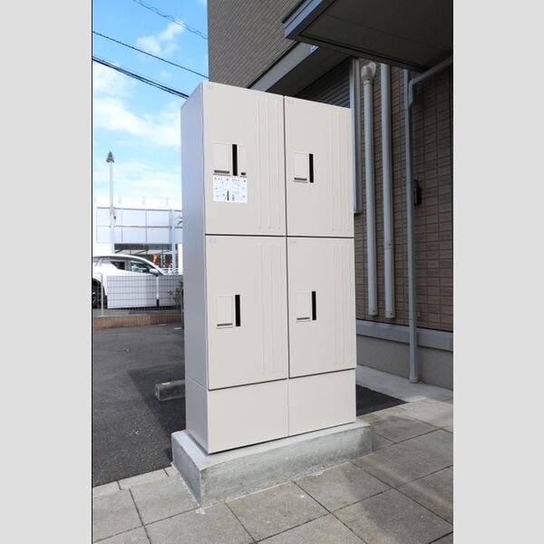 メゾンド　ベリタス 宅配ボックス