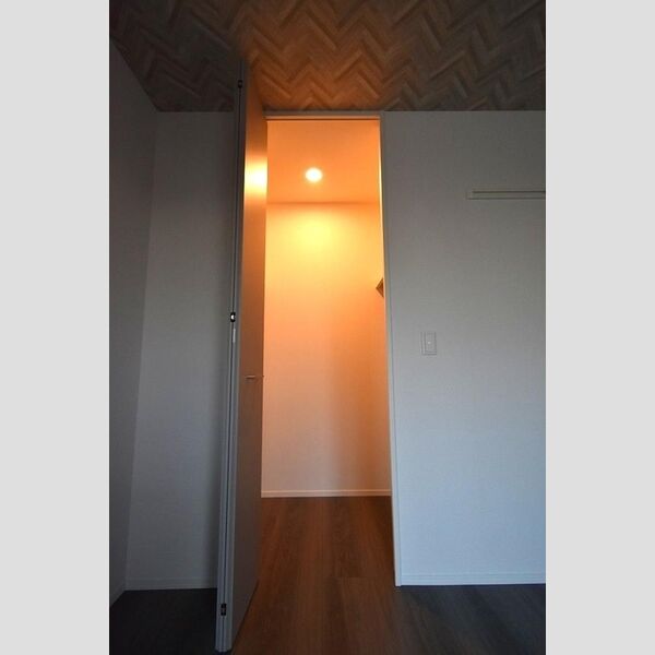 コンフォール町田市中町302号室 クローゼット