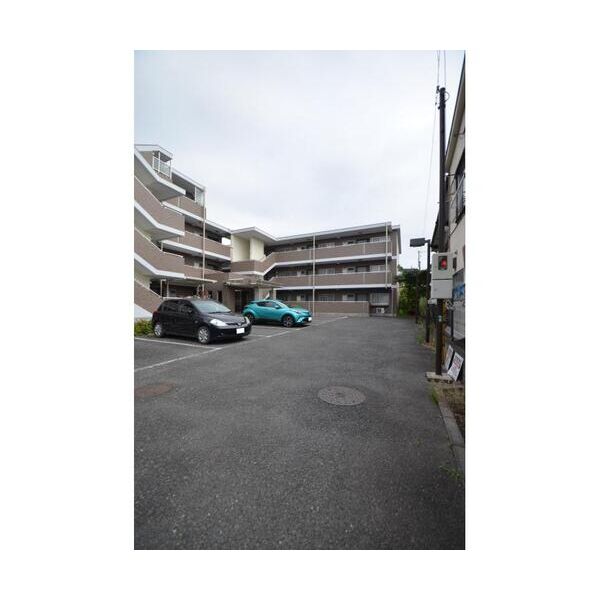 コーポレート武蔵境401号室 駐車場