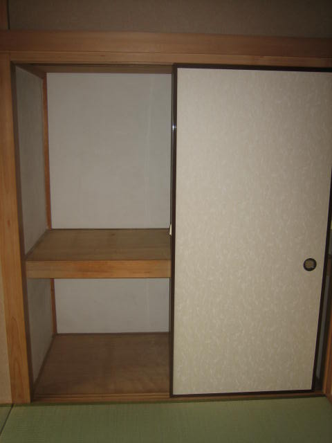 ハイム滝0202号室 押入れ