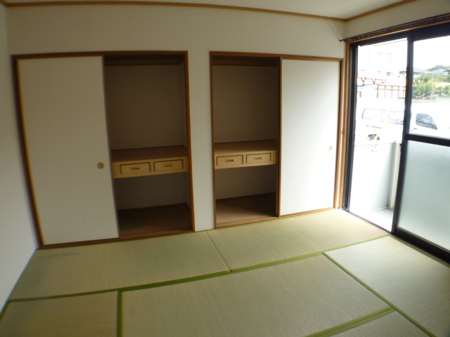 リリーヴィレッジＡ・Ｂ棟A201号室 収納