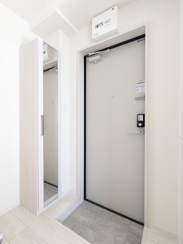 エイチワイコネクト東大泉0201号室 玄関