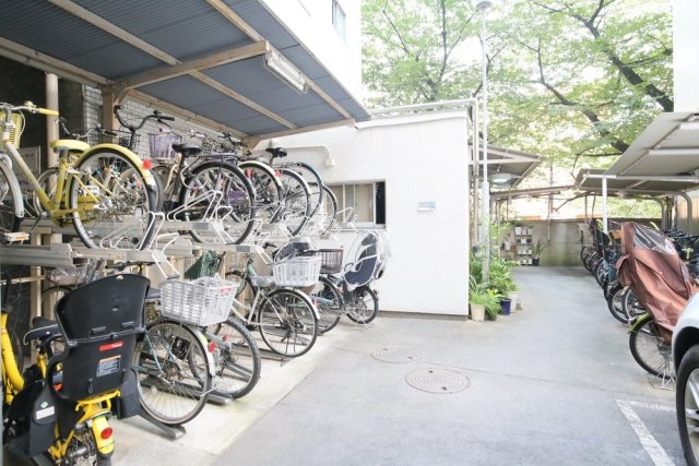 ニューライフ西早稲田6階 駐輪場