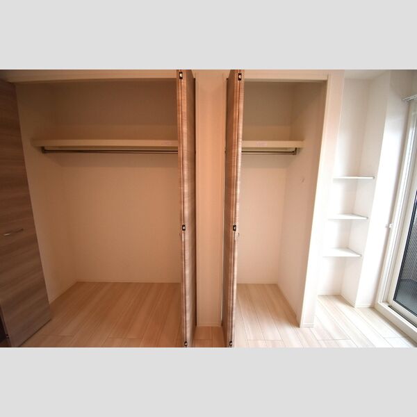 Dフルト並木町202号室 洋室収納