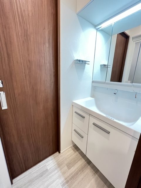 グランパティオス公園西の街５番館 洗面