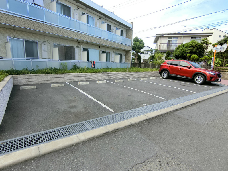 リブリ・浜竹1階 駐車場