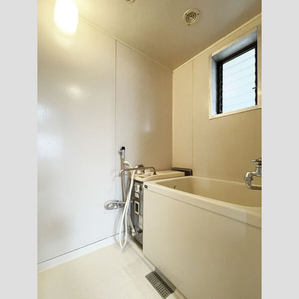 第8正栄ハイツA201号室 お風呂