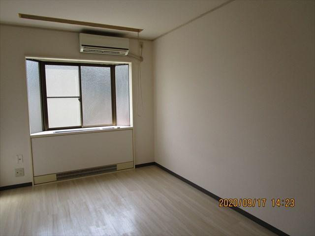 シャンズハウゼ1階 玄関