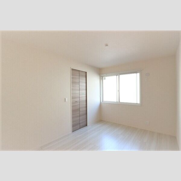 グランレジェイド101号室 洋室