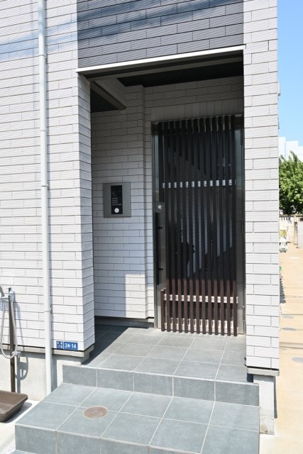 Ｃｈｉｃｈｉｒｉ202号室 エントランス