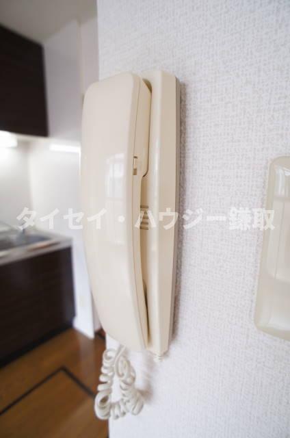 リリーヴィレッジＥ棟E102号室 安心のインターホンです