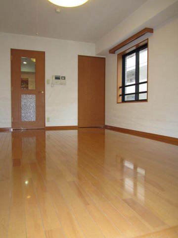 グランド・ガーラ横浜関内2階 広々31.21㎡！