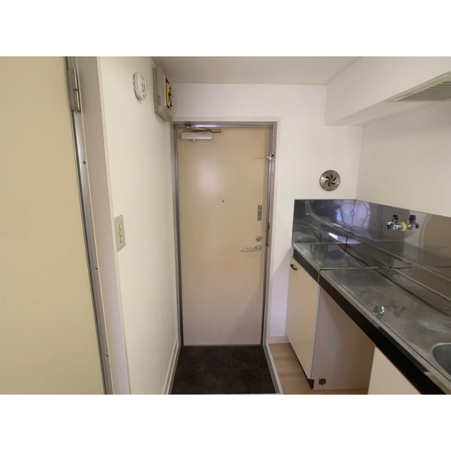 アマリリス205号室 内観