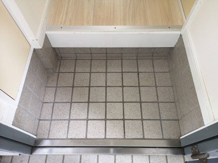 アゼリア宮田(K-076)1階 玄関