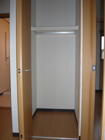 ルシェロ弐番館 収納