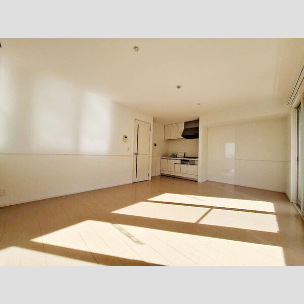 コモレビ大蔵　S E104号室　LDK